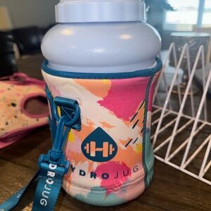 Color swatched Hydrojug Sleeve